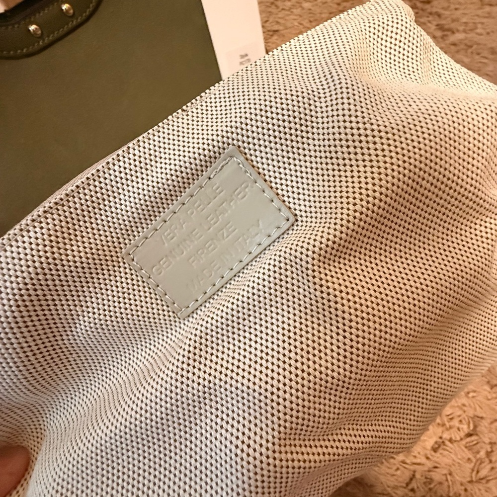 Elegant Green Handbag - Picture 5 of 8